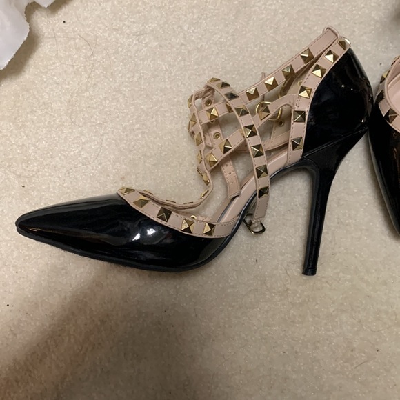 Studded stilettos size 10 - Picture 2 of 4
